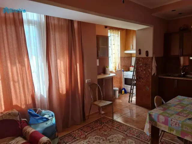 ქირავდება 3 ოთახიანი ბინა