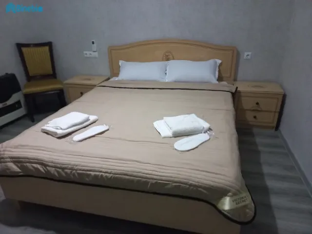 ქირავდება დღიურად 1 ოთახიანი ბინა