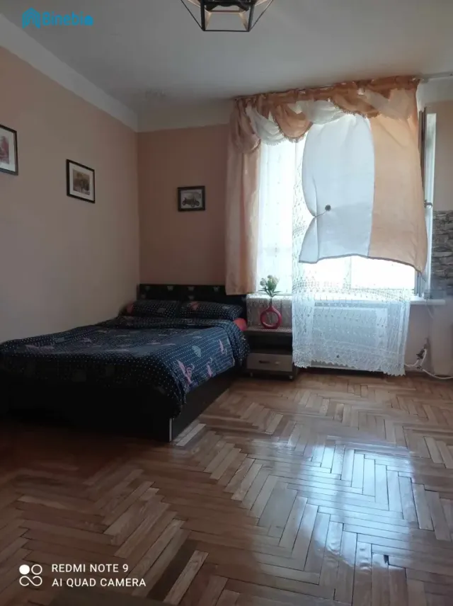 ქირავდება დღიურად 3 ოთახიანი ბინა