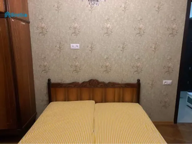 ქირავდება 2 ოთახიანი ბინა