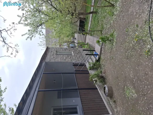 ქირავდება დღიურად 2 ოთახიანი ბინა