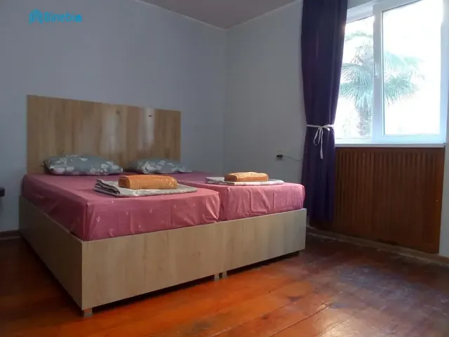 ქირავდება დღიურად 2 ოთახიანი ბინა