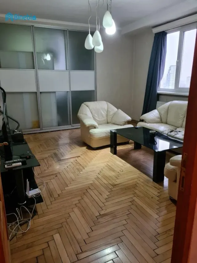 ქირავდება 3 ოთახიანი ბინა
