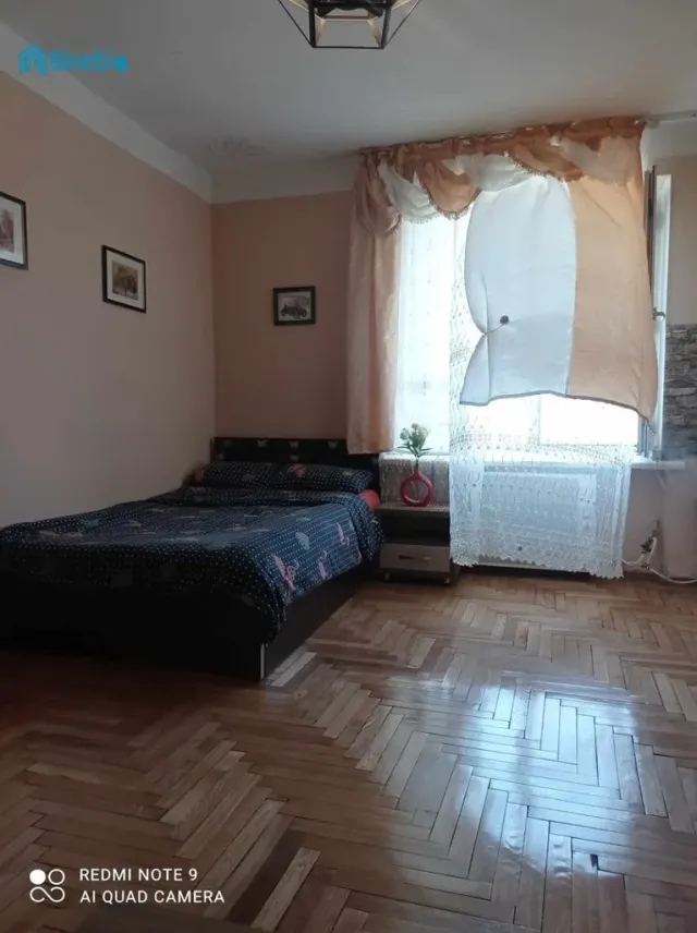 ქირავდება დღიურად 3 ოთახიანი ბინა