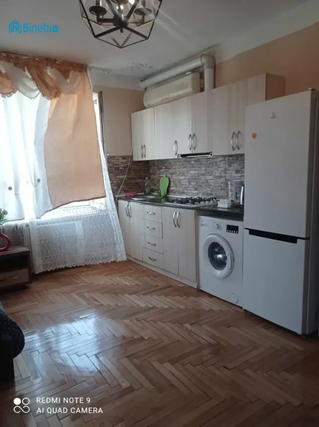 ქირავდება დღიურად 3 ოთახიანი ბინა