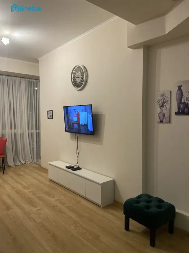 ქირავდება დღიურად 2 ოთახიანი ბინა