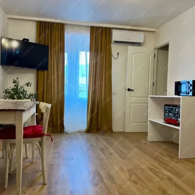 ქირავდება ბინა, 2 ოთახიანი, ძველი აშენებული, თბილისი, საბურთალო