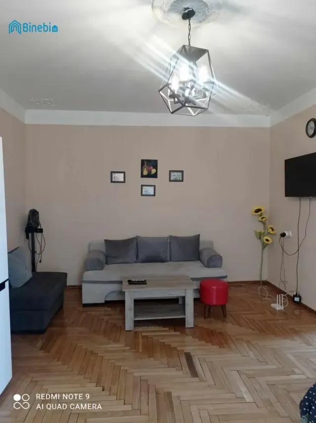 ქირავდება დღიურად 3 ოთახიანი ბინა