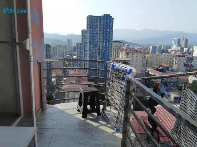 ქირავდება დღიურად 4 ოთახიანი ბინა