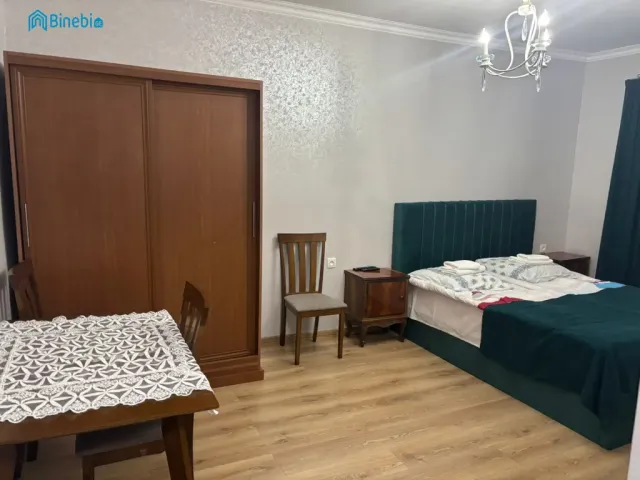 ქირავდება დღიურად 2 ოთახიანი ბინა