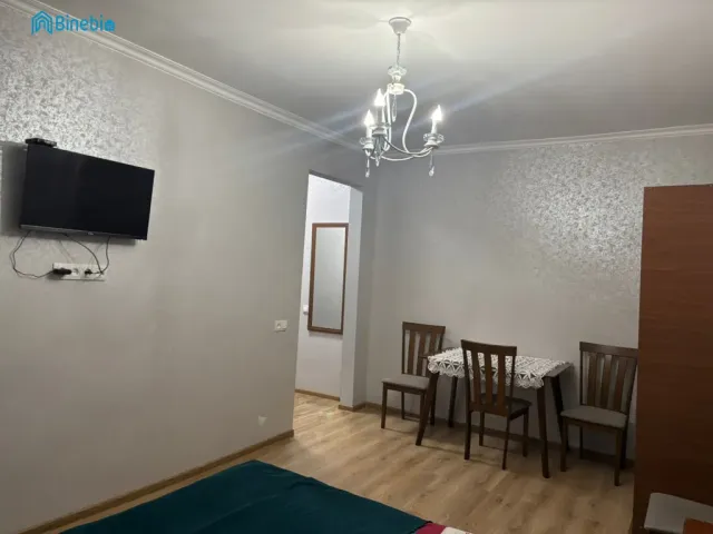 ქირავდება დღიურად 1 ოთახიანი ბინა