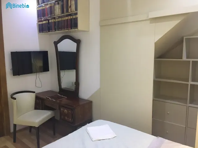 ქირავდება დღიურად 5 ოთახიანი ბინა