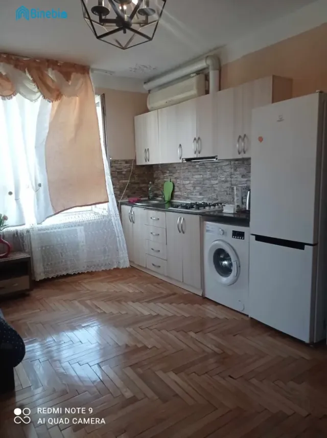 ქირავდება დღიურად 3 ოთახიანი ბინა