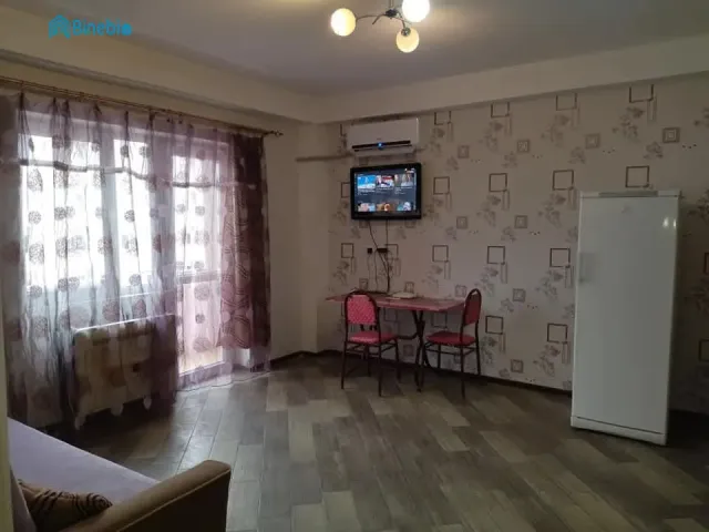 ქირავდება დღიურად 2 ოთახიანი ბინა