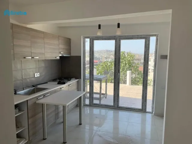 ქირავდება 5 ოთახიანი ბინა
