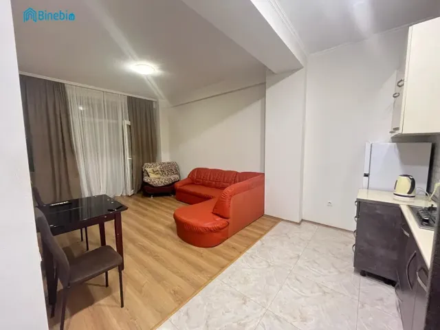 ქირავდება დღიურად 2 ოთახიანი ბინა