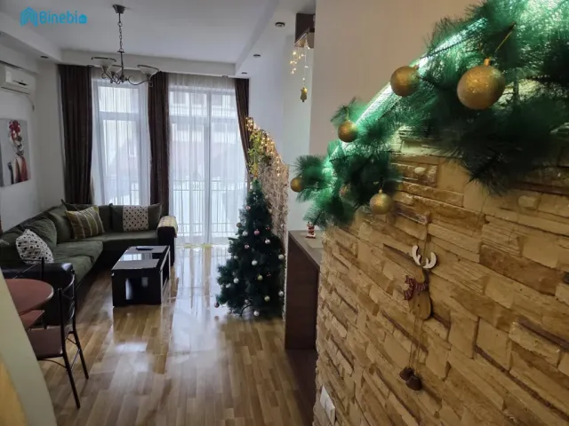 ქირავდება დღიურად 2 ოთახიანი ბინა
