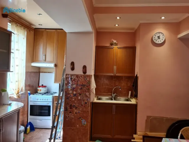 ქირავდება 3 ოთახიანი ბინა