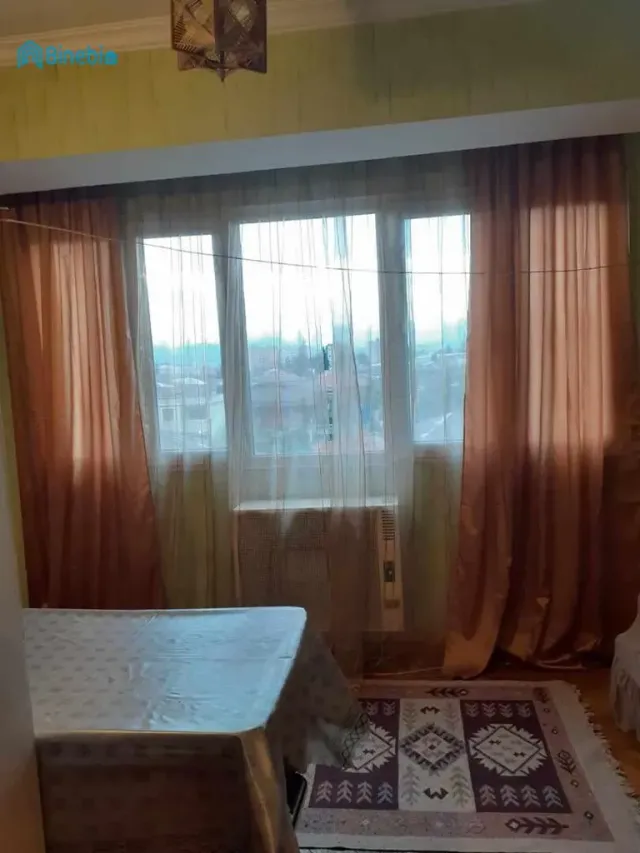 ქირავდება 2 ოთახიანი ბინა