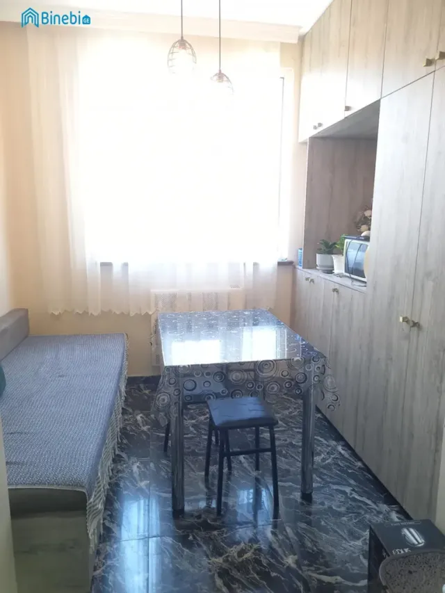 ქირავდება დღიურად 2 ოთახიანი ბინა