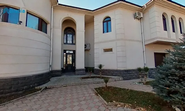 ქირავდება 620 მ² სახლი / აგარაკი