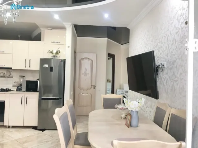 ქირავდება დღიურად 3 ოთახიანი ბინა