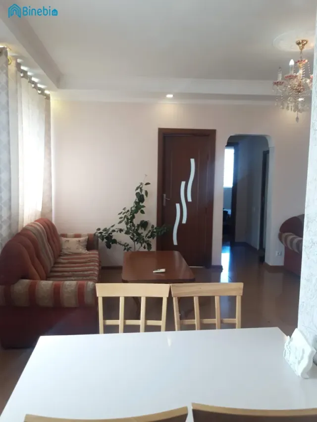ქირავდება დღიურად 3 ოთახიანი ბინა