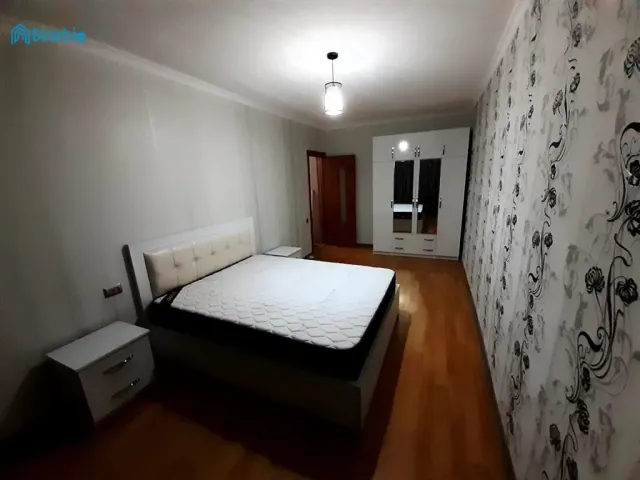 ქირავდება 2 ოთახიანი ბინა