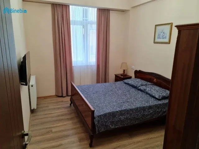 ქირავდება 3 ოთახიანი ბინა