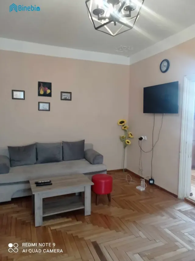 ქირავდება დღიურად 3 ოთახიანი ბინა