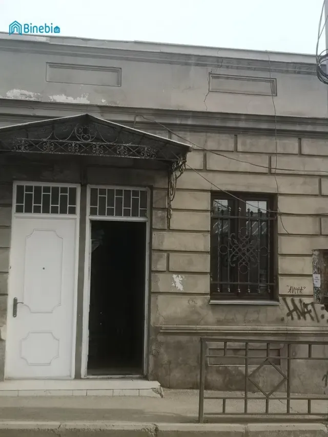 ქირავდება 18 მ² კომერციული ფართი