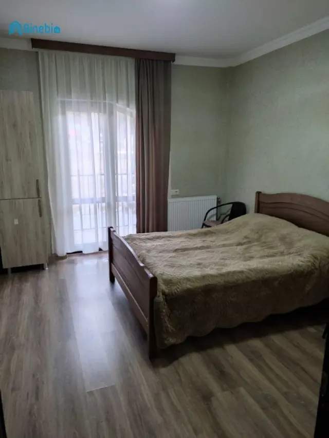 ქირავდება 2 ოთახიანი ბინა