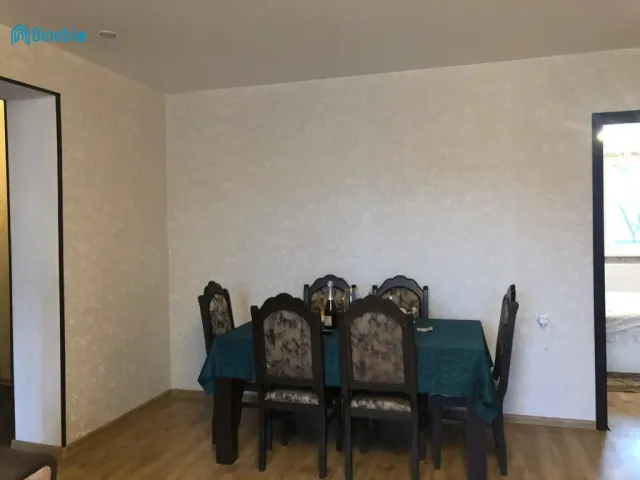 ქირავდება 5 ოთახიანი ბინა