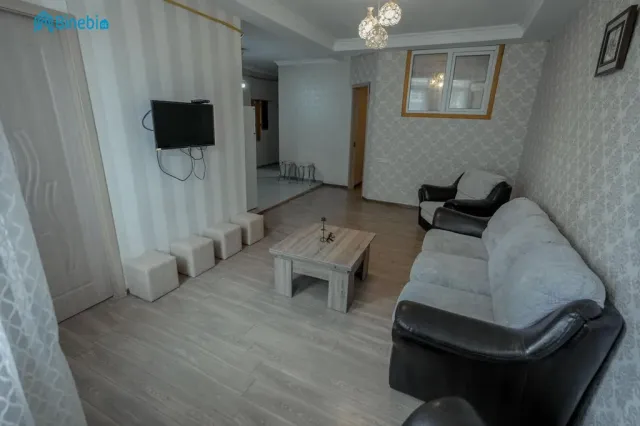 ქირავდება დღიურად 3 ოთახიანი ბინა