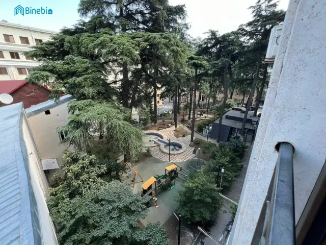ქირავდება დღიურად 2 ოთახიანი ბინა