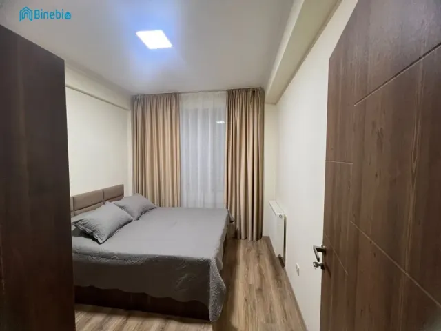 ქირავდება დღიურად 4 ოთახიანი ბინა
