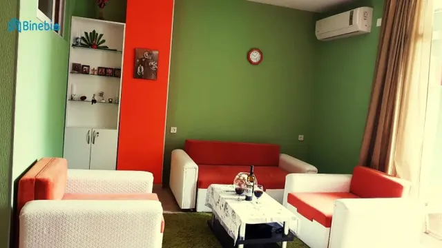 ქირავდება დღიურად 2 ოთახიანი ბინა