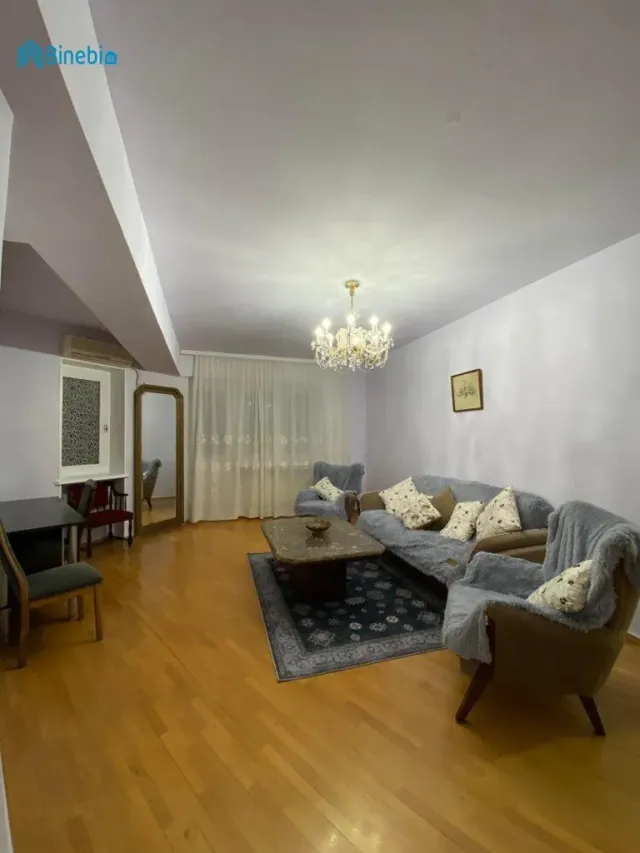 ქირავდება 2 ოთახიანი ბინა