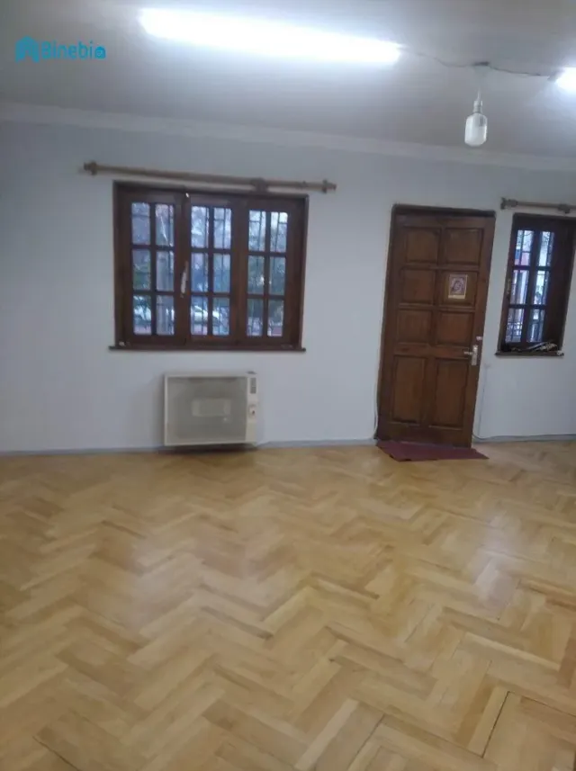 ქირავდება 2 ოთახიანი ბინა