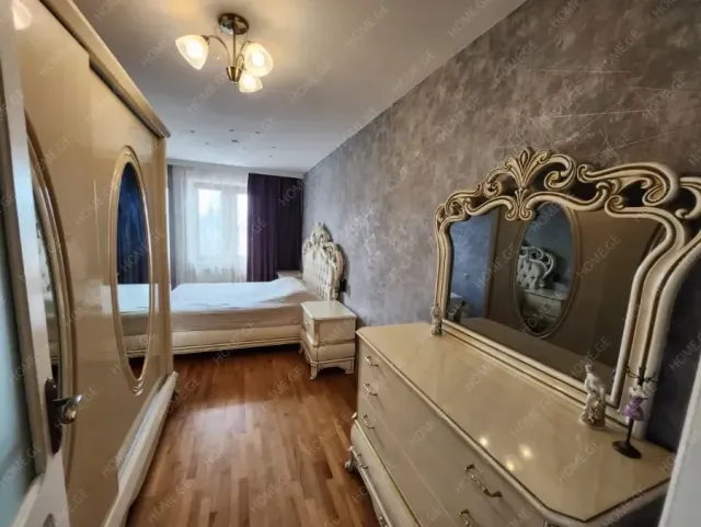 ქირავდება ბინა, 5 ოთახიანი, ძველი აშენებული, ბათუმი, ბაგრატიონის უბანი