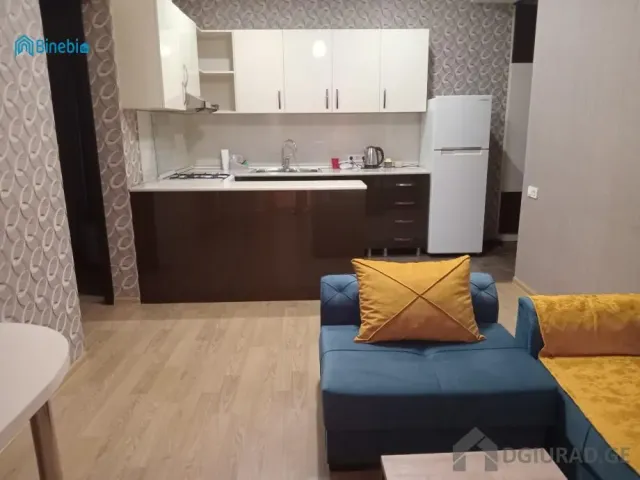 ქირავდება დღიურად 2 ოთახიანი ბინა