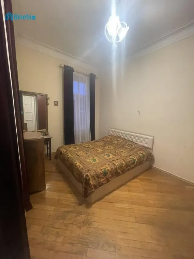 ქირავდება 2 ოთახიანი ბინა
