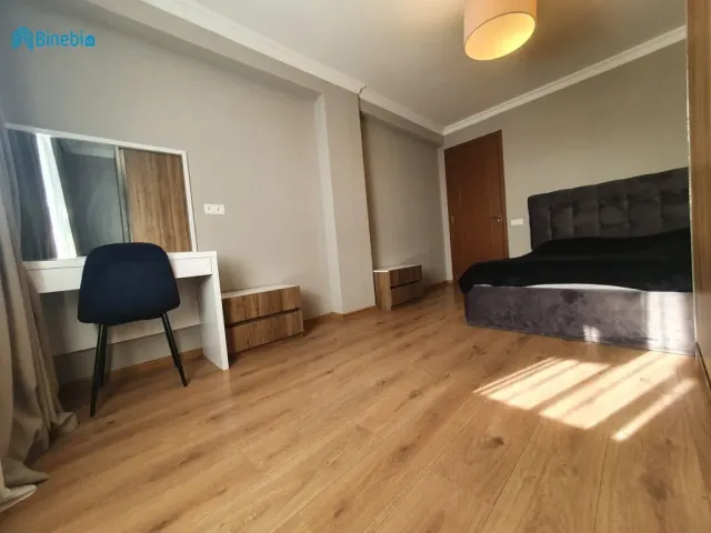 ქირავდება 3 ოთახიანი ბინა