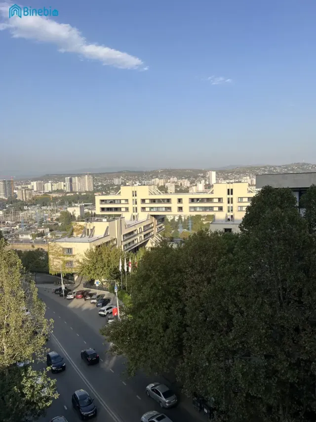 ქირავდება დღიურად 3 ოთახიანი ბინა