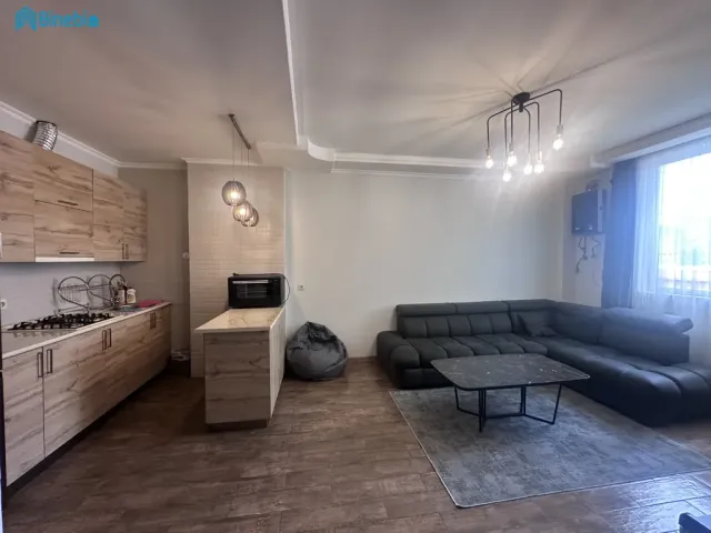 ქირავდება დღიურად 2 ოთახიანი ბინა