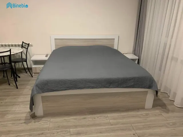 ქირავდება დღიურად 1 ოთახიანი ბინა