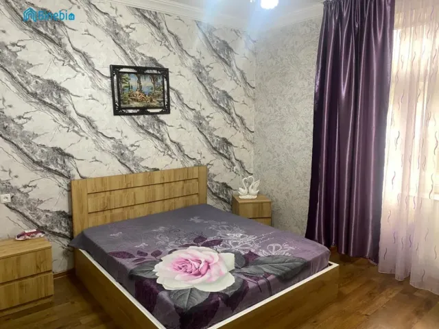 ქირავდება დღიურად 2 ოთახიანი ბინა
