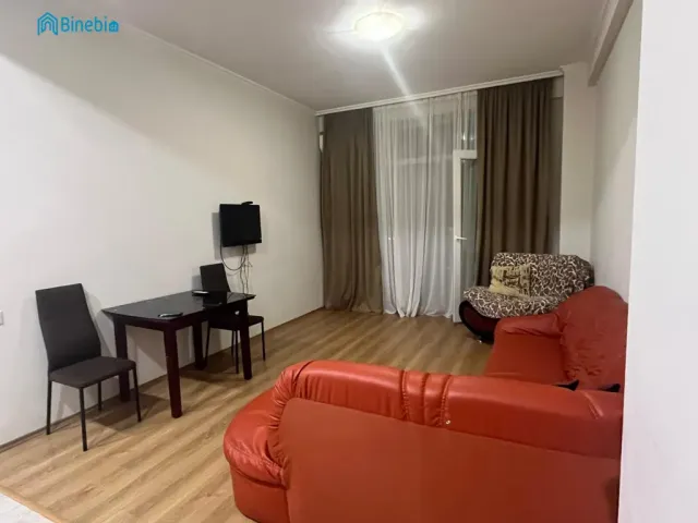 ქირავდება დღიურად 2 ოთახიანი ბინა