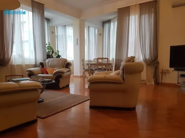ქირავდება 4 ოთახიანი ბინა