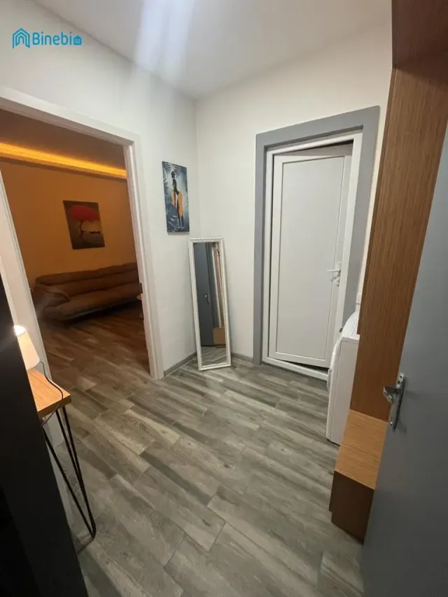 ქირავდება დღიურად 2 ოთახიანი ბინა